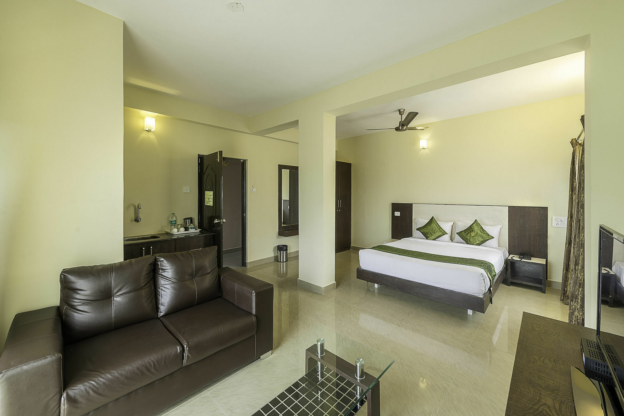 Treebo Trend Daffodil Suites Bangalore Exteriör bild